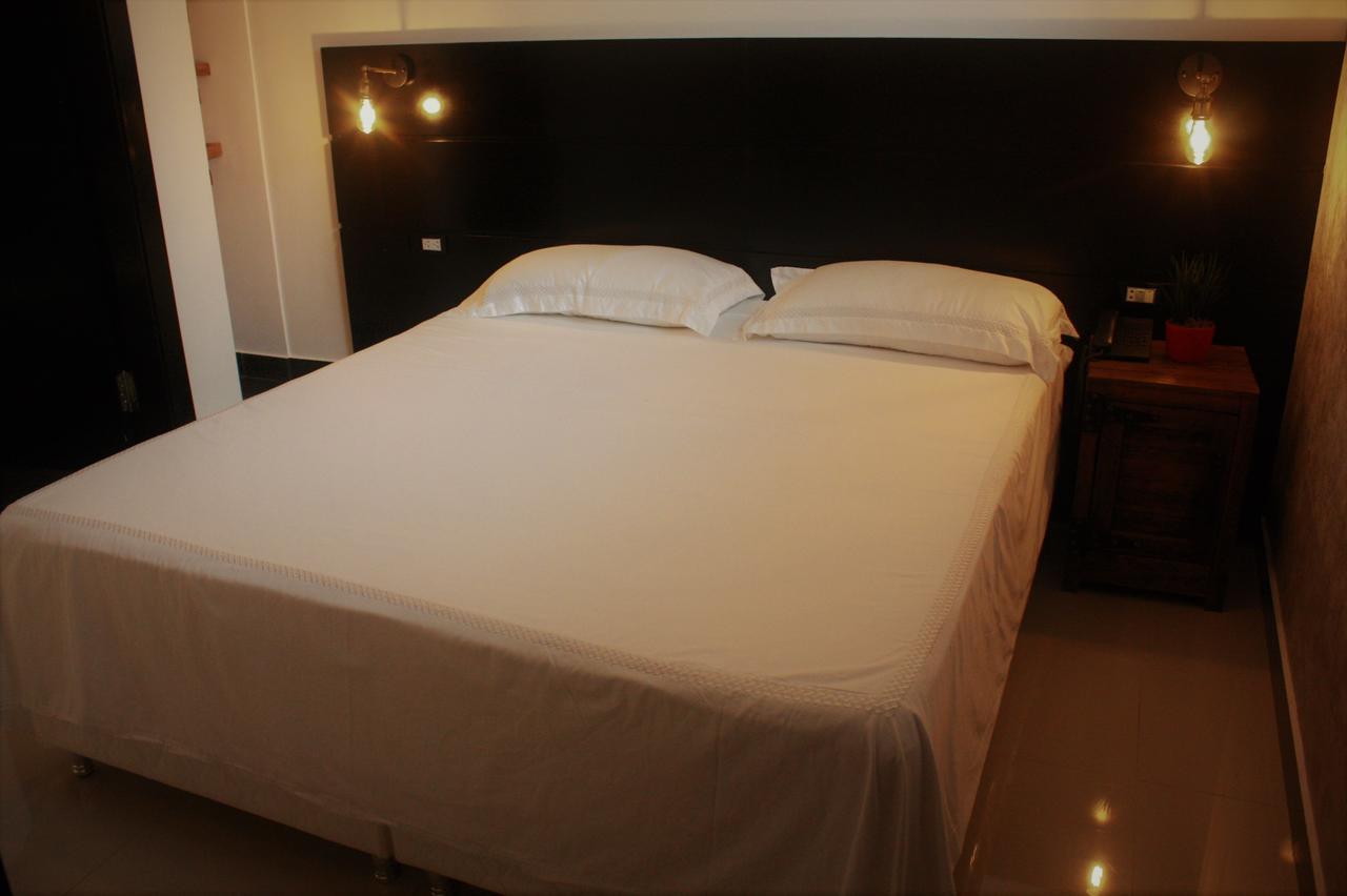 Hotel 1945 Aeropuerto Asuncion Luaran gambar
