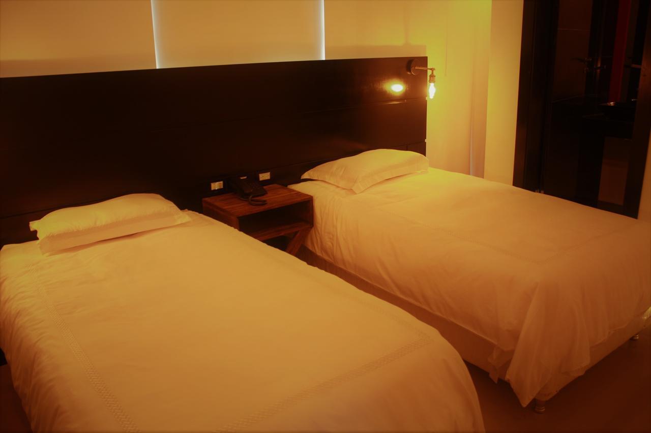Hotel 1945 Aeropuerto Asuncion Luaran gambar